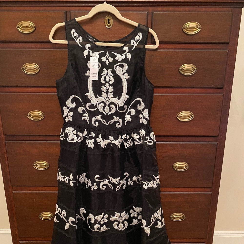 Bebe Tall Tale embroidered organza gown D2 70H5Q101V662 0815 FAL1 SIZE 12